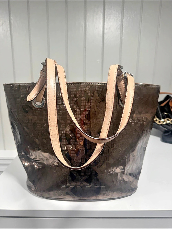 Michael Kors Handbags - Michael Kors MK Logo Jet Set Gunmetal Chrome tote bag.